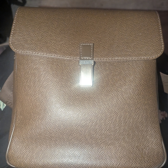 Louis Vuitton Handbags - Authentic Yaranga Camera bag Louis Vuitton..Unisex